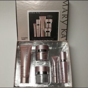 Mary Kay TimeWise Repair Volu-Firm Set